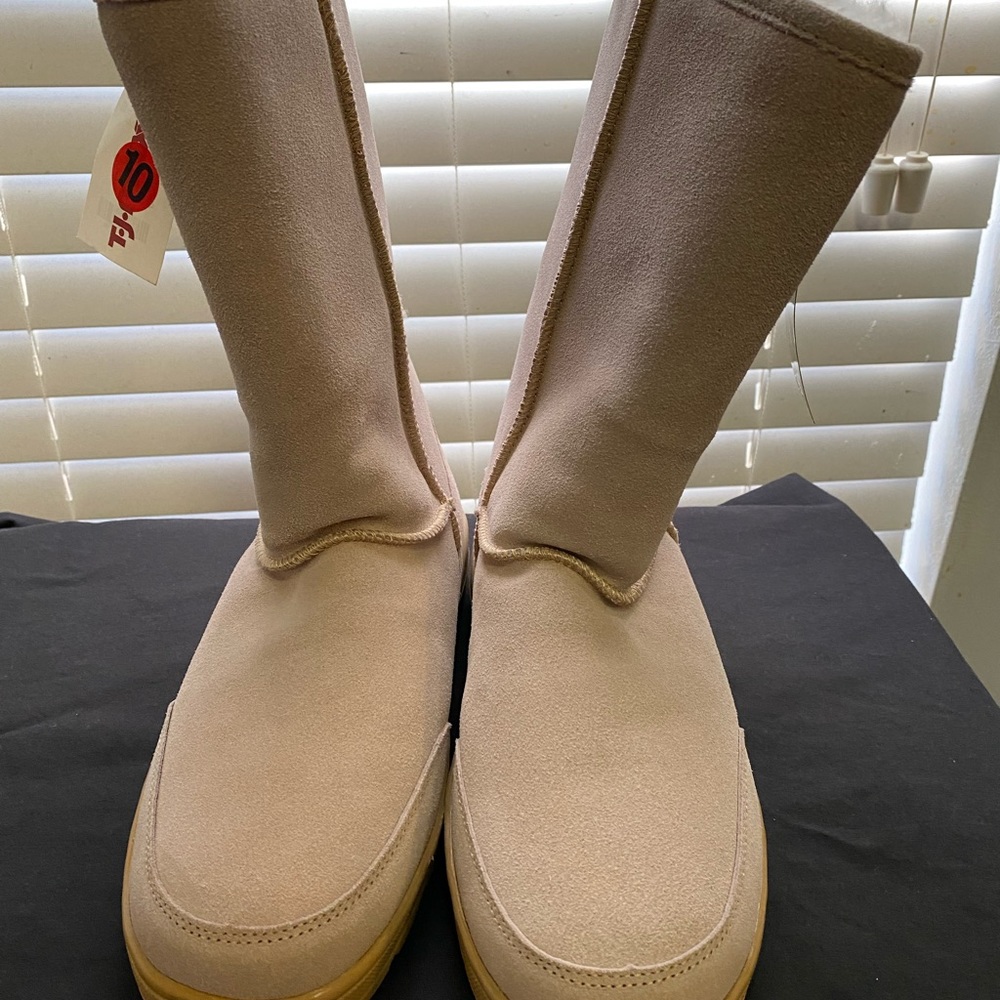 New Genuine Suede Sheepskin BearPaw boots.